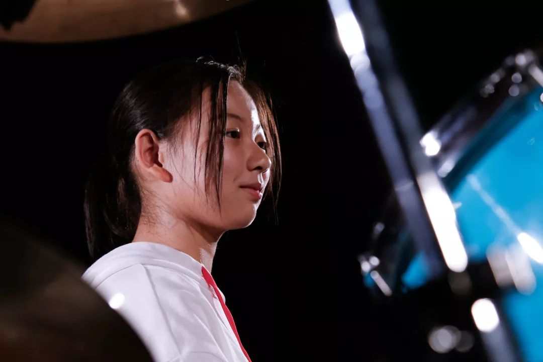 九拍少年说天赋与努力并存爱打鼓的宝藏女孩李梓萱