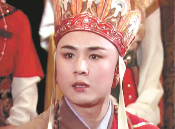 同样演唐僧,他因5元片酬辞演今60岁仍走穴,他娶女富豪衣食无忧