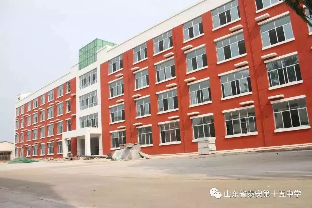 温暖捐资助学促发展情系母校暖人心