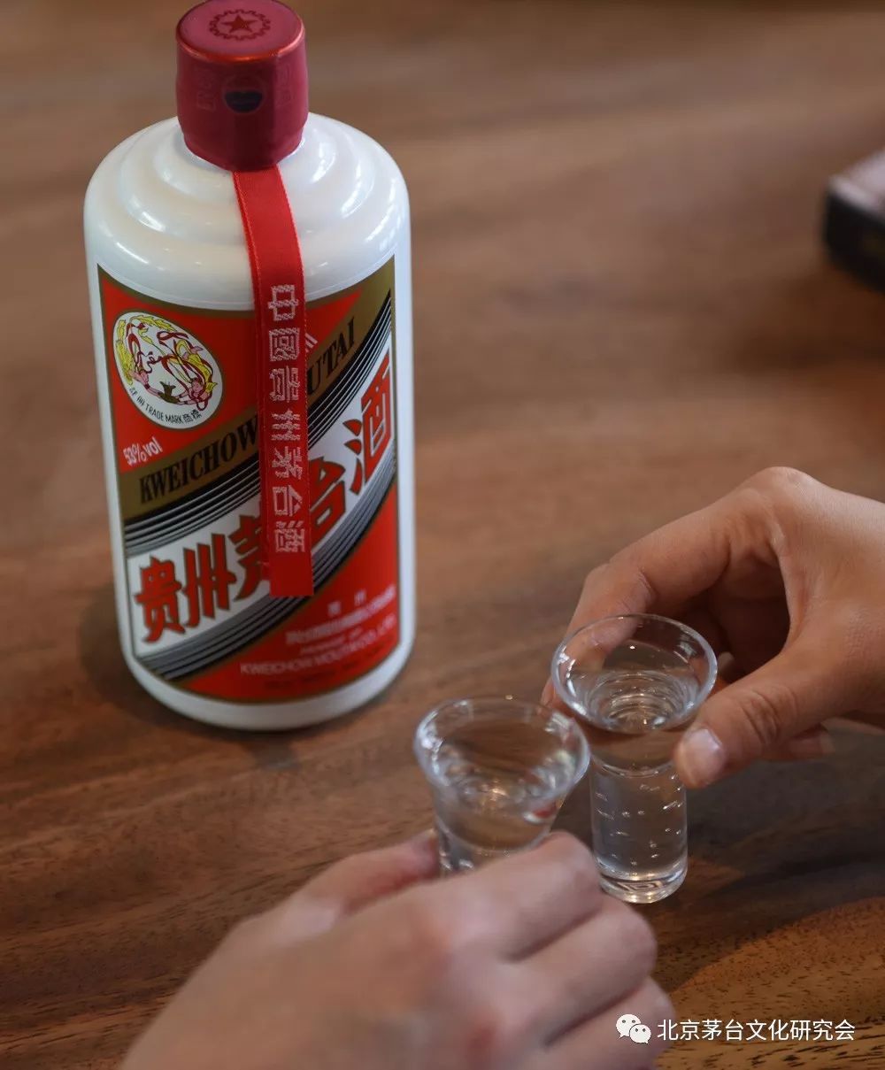 研究|斟一盏"金色"老酒,品鉴雕刻的时光_茅台酒