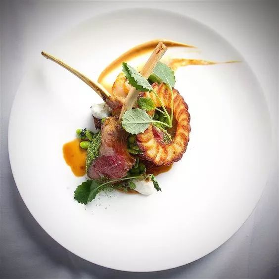 西餐带骨羊排摆盘精选