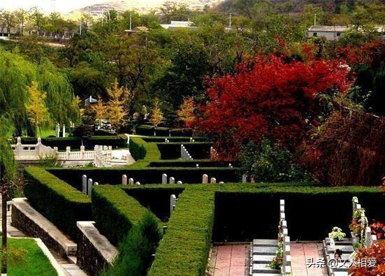 瞻仰著名数学家陈景润墓,成为一代人的记忆,勇攀科学高峰的典范