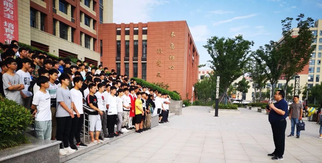 工读结合长技能——我校部分学生到纬创天坤学院参加实践培训