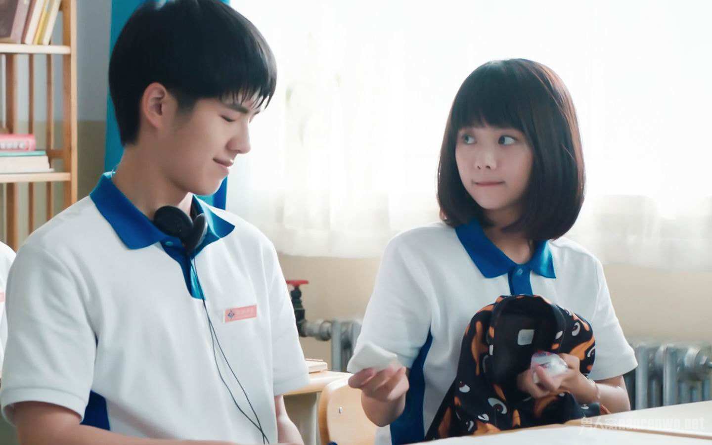 原创有一种整容叫谭松韵合照,连张子枫都显老了,说她年龄网友吓一跳