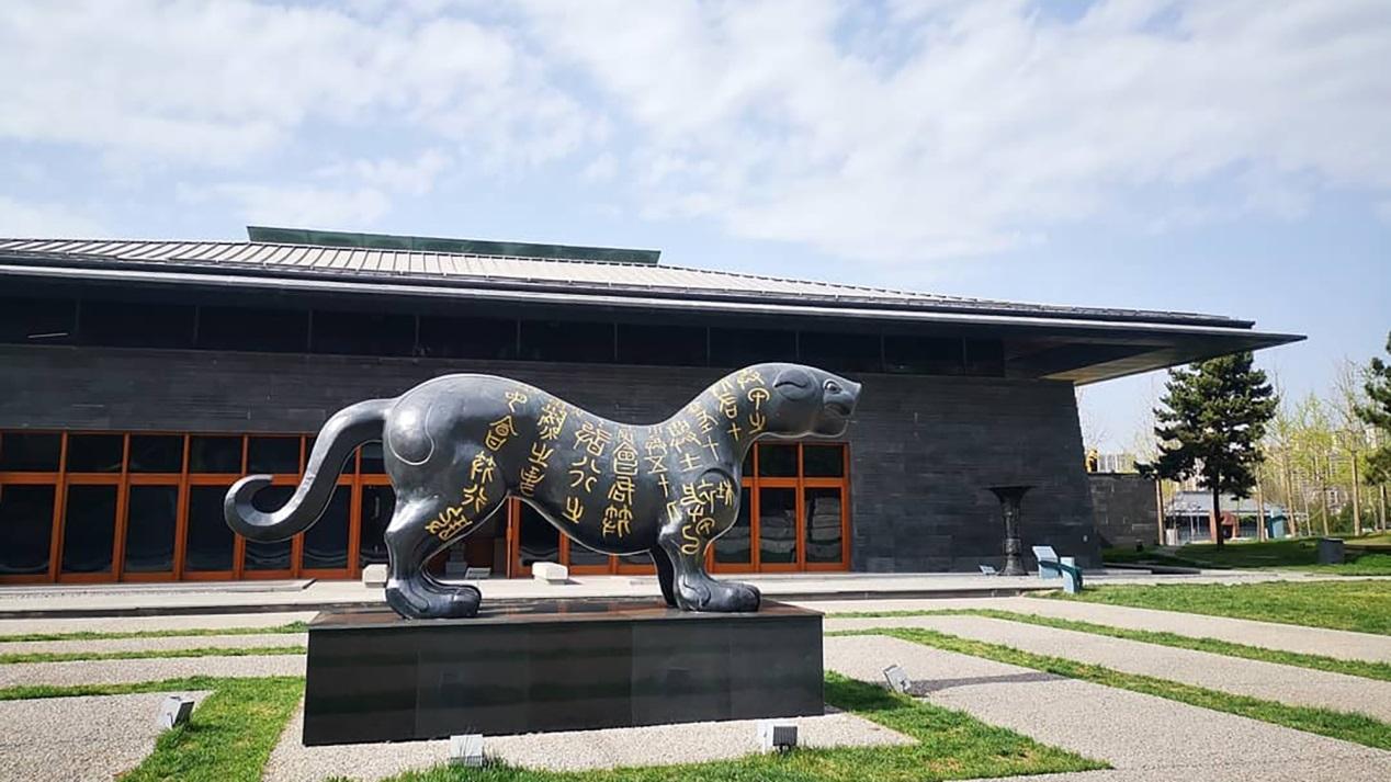 去過的遊客也少,在曲江池遺址公園的南邊,這個公園的主題就是秦二世的