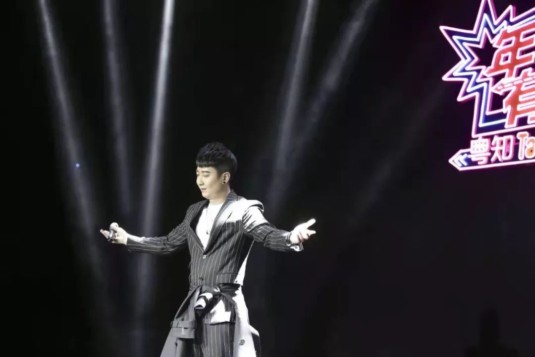 明日开售 | "年轻有危"这可能是2019年最值得期待的栋笃笑!_郭嘉峰