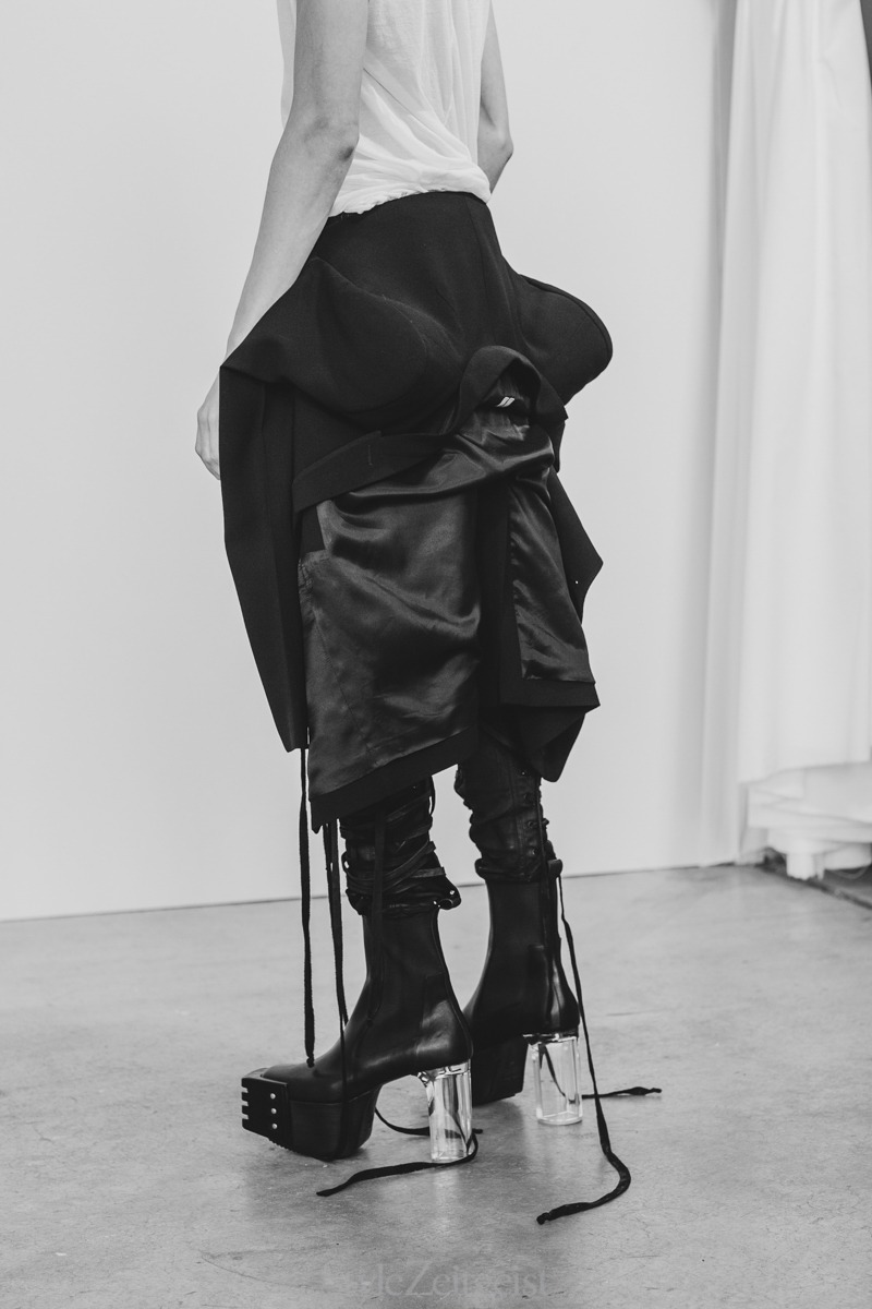 rickowensss20mens巴黎后台