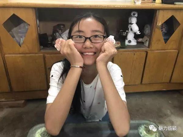 临颍14岁女孩圆梦,央视白岩松相伴而行._李婧源