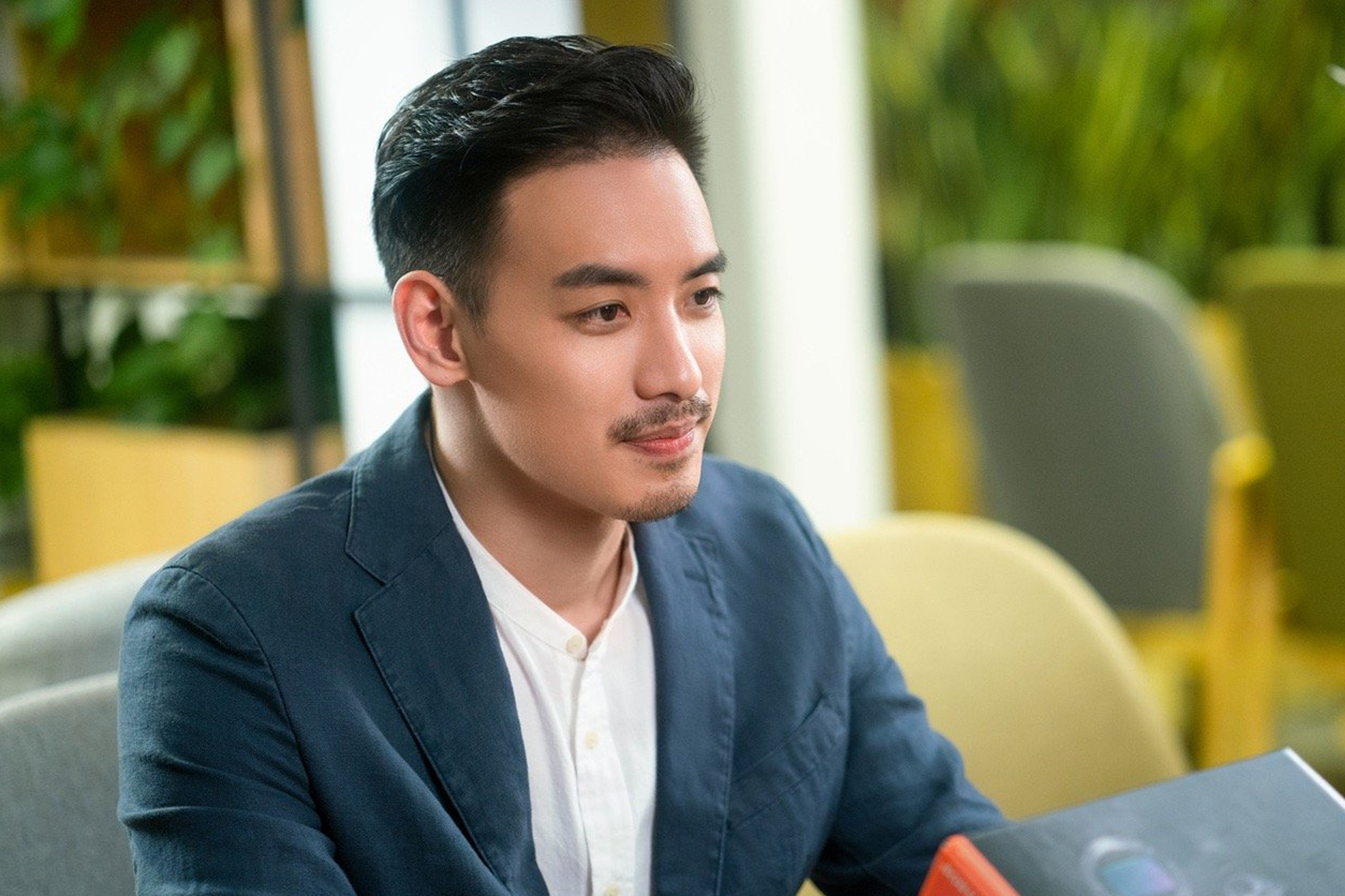 之类的角色,比如在黄磊电视剧《我爱男闺蜜》中饰演职场精英杨大卫,在