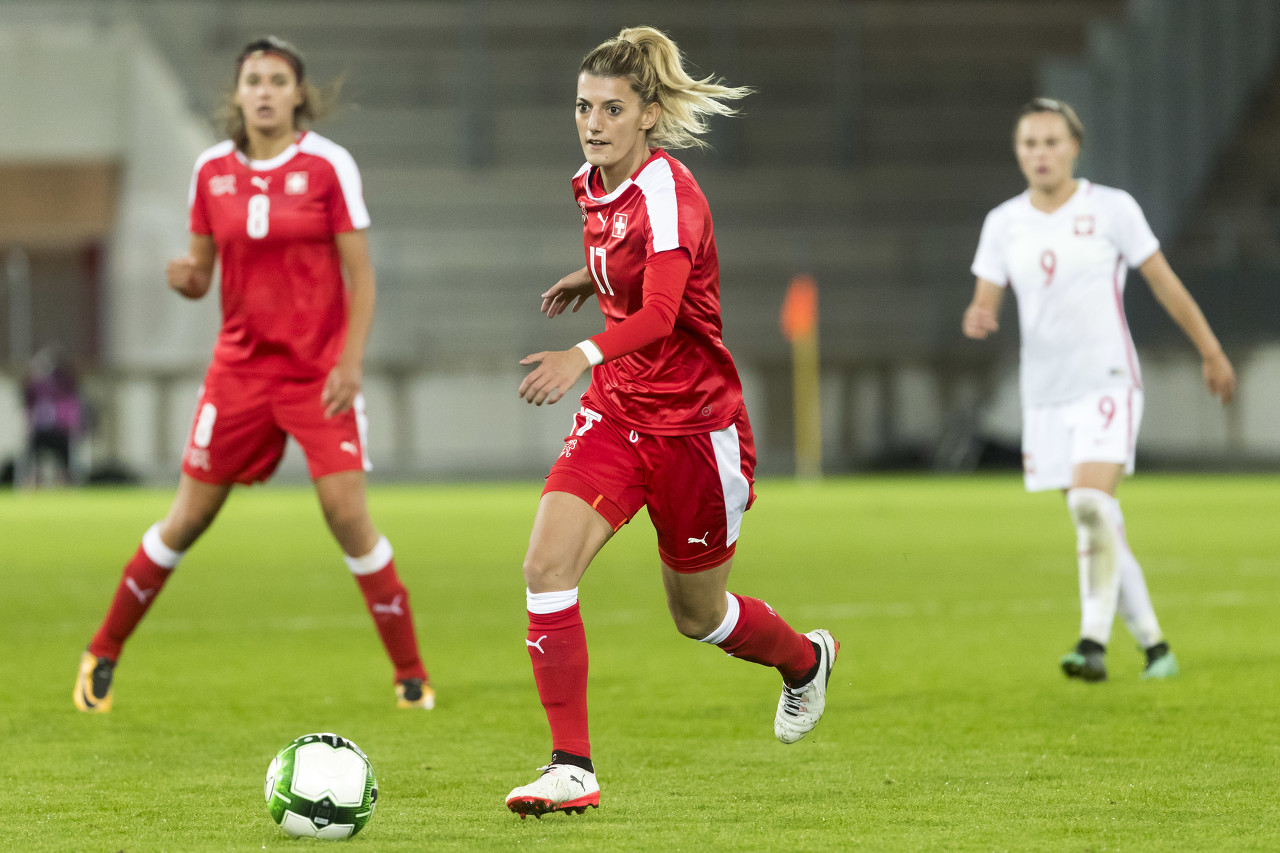 米体瑞士一女足球员湖中游泳时失踪搜救工作仍在进行