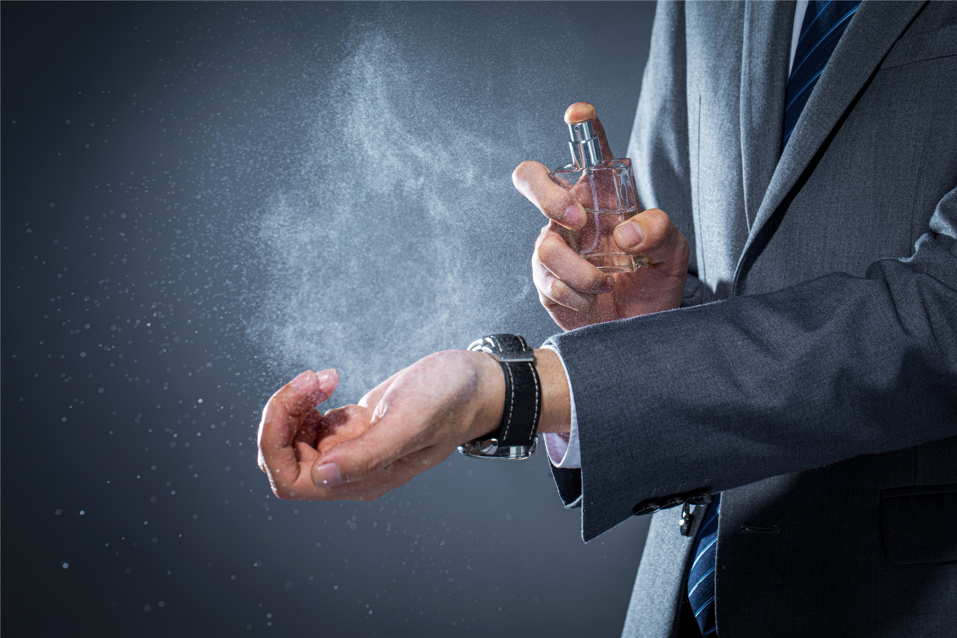 男士使用香水要注意那些技巧,这篇文章告诉你_气味