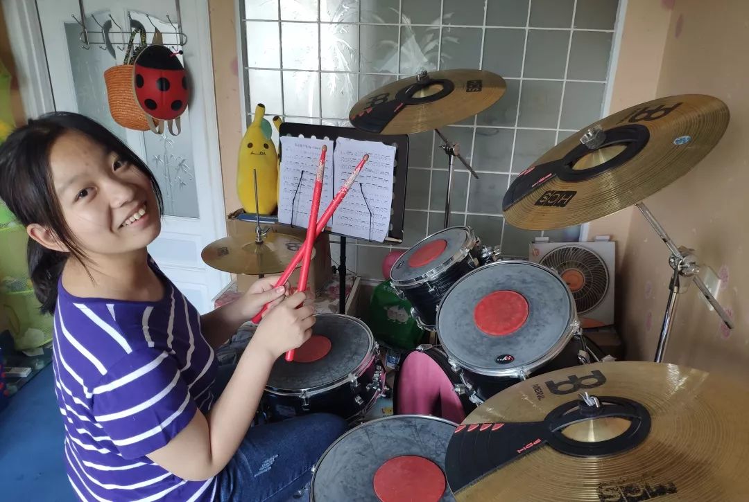 九拍少年说 | 天赋与努力并存,爱打鼓的宝藏女孩李梓萱