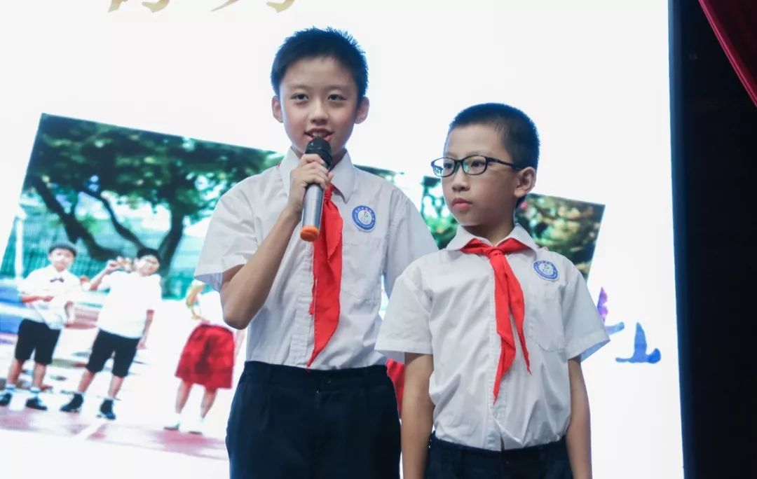 愿你以梦为马莫负韶华宝城小学举行2019届毕业生赠班旗仪式