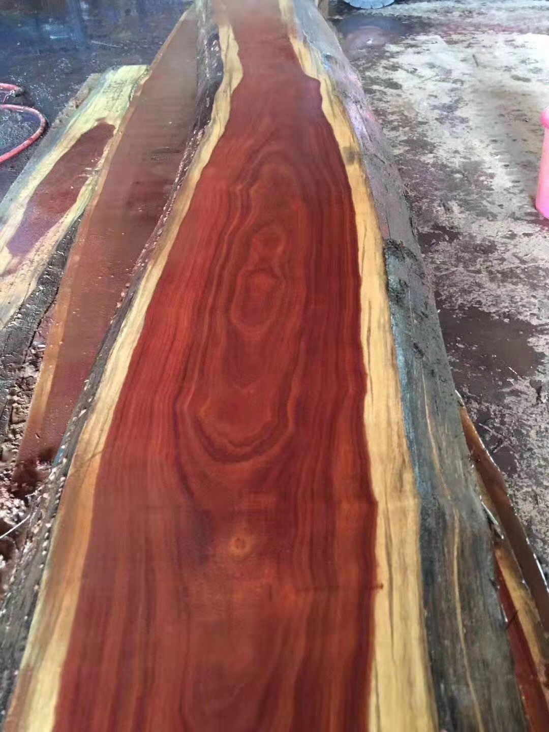 买缅甸花梨东阳红木家具要当心小心买到香花梨地板材