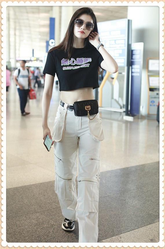 穿露脐t现水桶腰,撞上袁姗姗水蛇腰被虐惨!