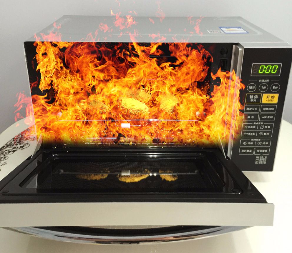 微波炉别乱用!弄不好会冒火自爆,业主别光担心辐射问题了_影响