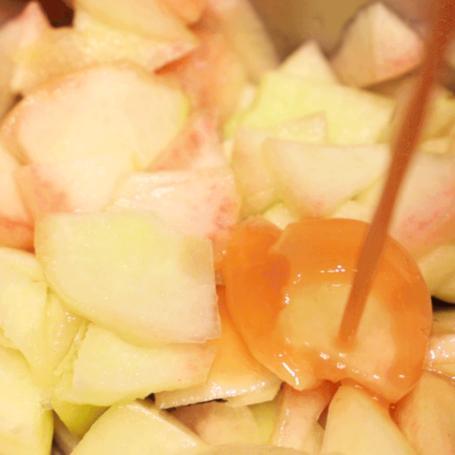 吃个桃桃好凉凉图片GIF图片