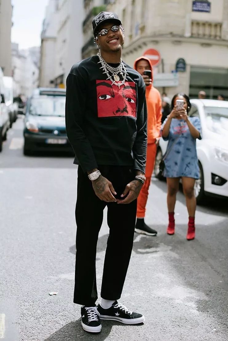 明星上脚丨travisscott这双鞋标价近20000美金