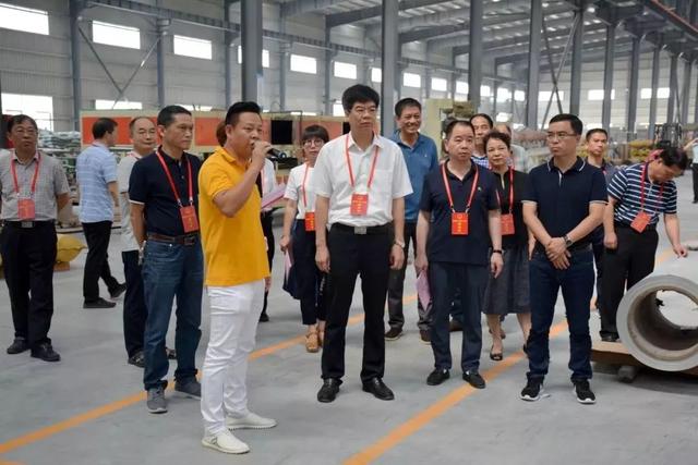 闽清县人大常委会以发展为中心寓监督于支持