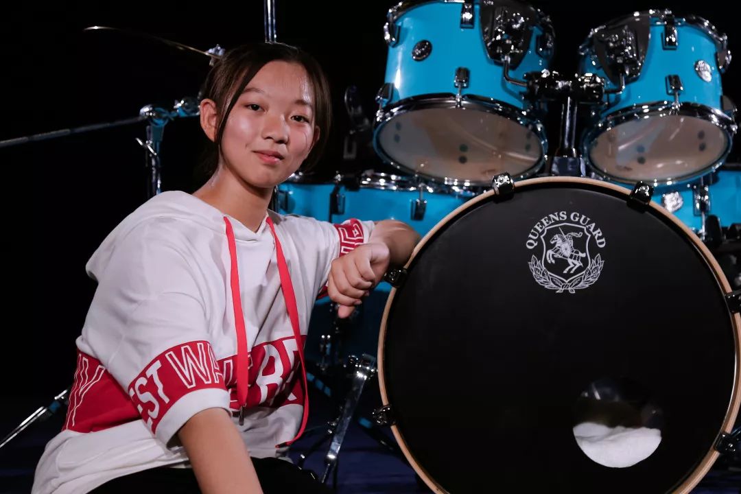 九拍少年说天赋与努力并存爱打鼓的宝藏女孩李梓萱