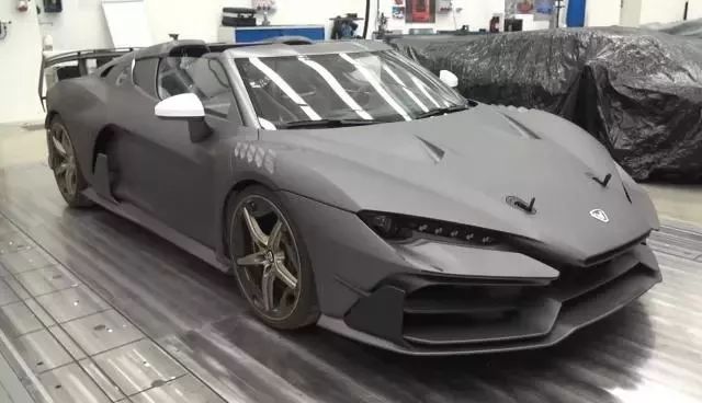 改装车间看到一台"大众"超跑,没想到旁边的gtr也不简单!