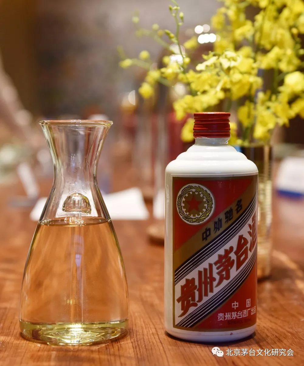 研究|斟一盏"金色"老酒,品鉴雕刻的时光_茅台酒