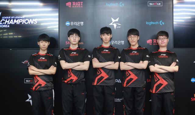 到了s8赛季,春季赛又输给了重组的skt战队.