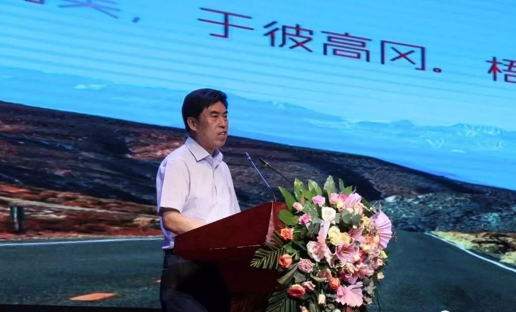 本文为中国纺织工业联合会副秘书长,中国纺织规划研究会会长李进才在