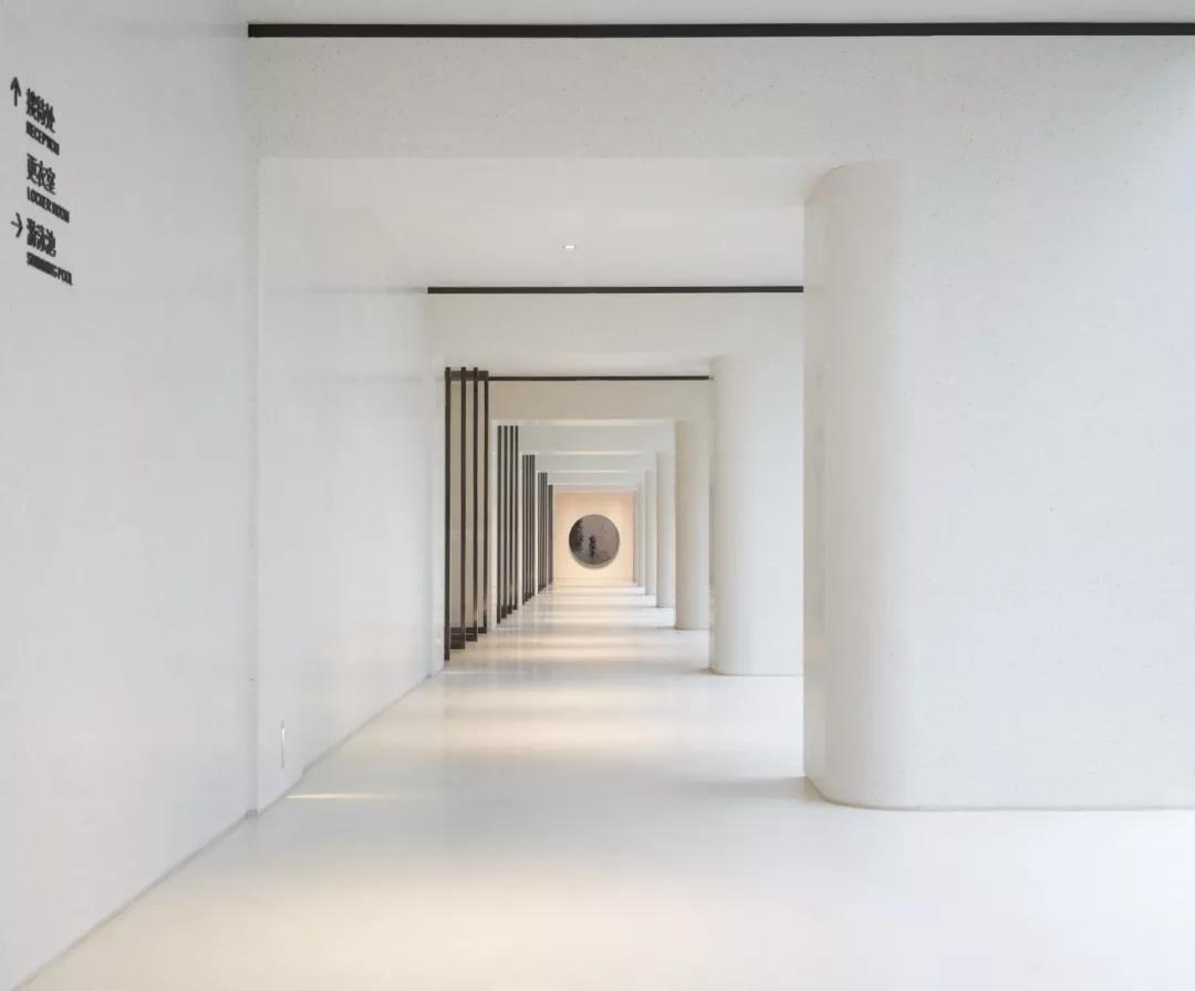 极简白   灰砖,格调十足的先锋艺术馆!_空间