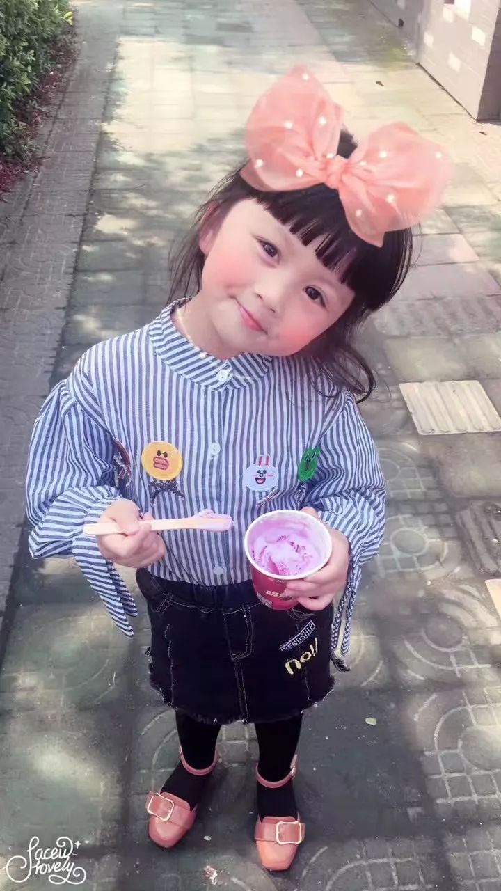 每月一星大眼萌萌哒的元气小偶像李婧仪