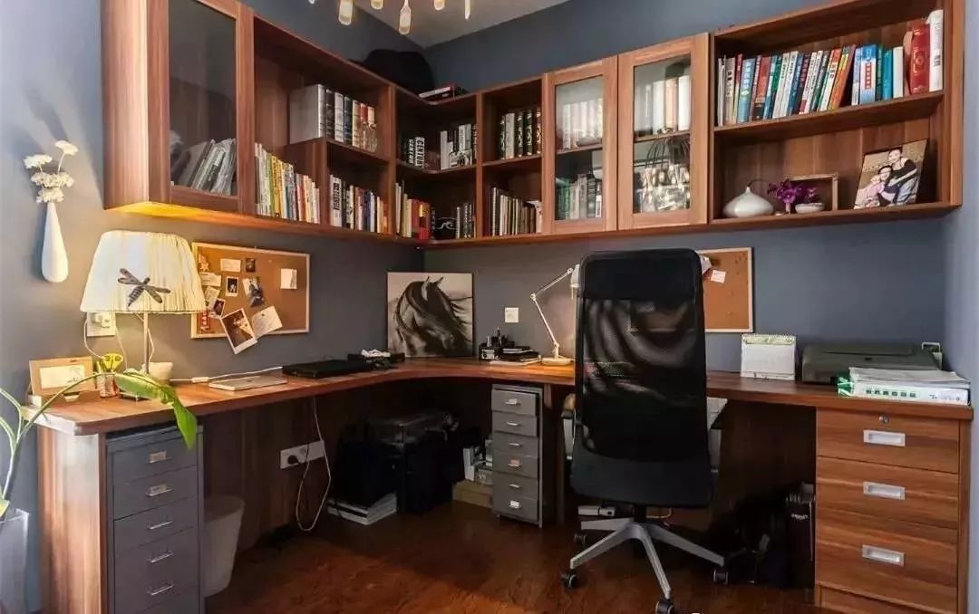 转角书桌柜装修效果图