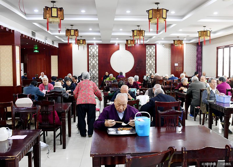 实拍中国养老院的生活