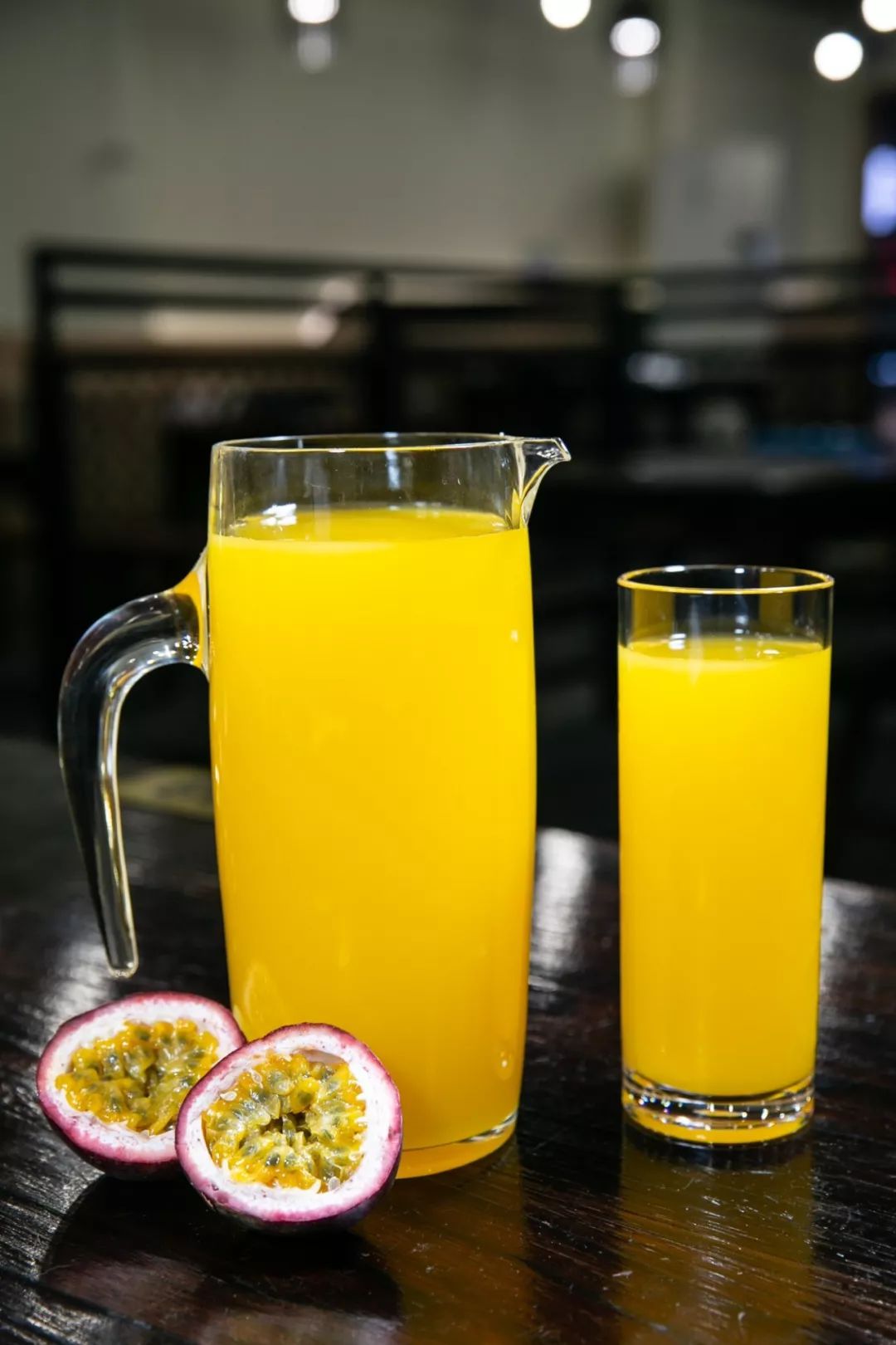 10元/杯,22元/扎大哭猫的门口,是很平凡的招牌,新店宽敞明亮,无过多