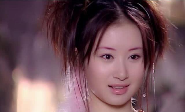 当年一部《魔幻手机》,让陆小千火遍大江南北,剧中舒畅饰演的是陆小千