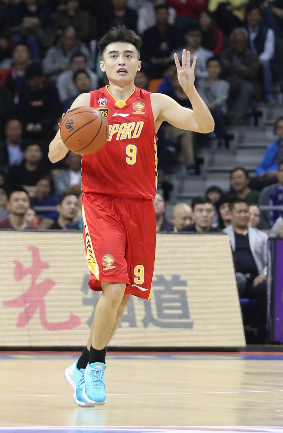 【官方公告】罗汉琛永久转会上海久事大鲨鱼