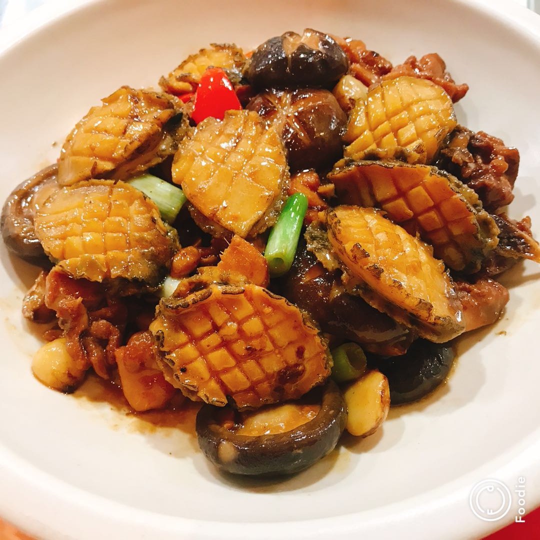 鲍鱼焖鸡奇妙酱烹水晶虾在这里,你可以面对面跟国宴大师邱克洪探讨