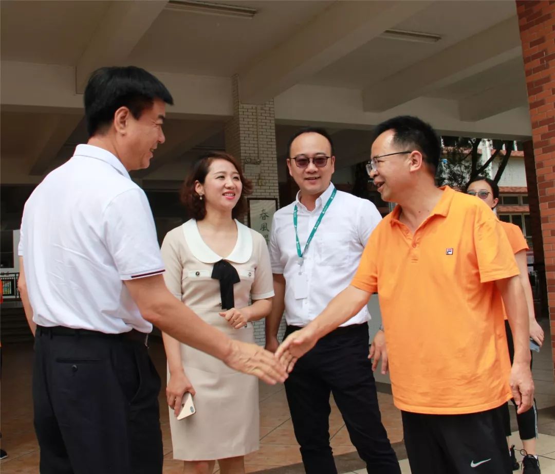 july 2, 2019徐来清风盛开你若雅居乐集团领导莅临凯茵学校热烈欢迎