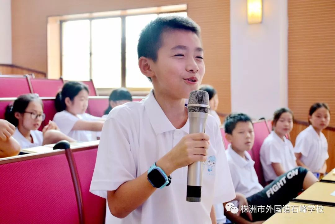 我中国少年擂主世界记忆大师肖雨昊空降石峰外国语为地球村小营员们传