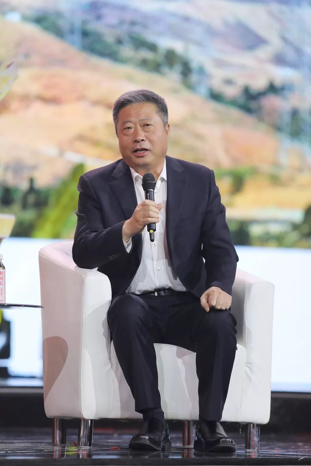 敬一丹采访时家林国家电投承担着三个国家级定点扶贫县的扶贫工作