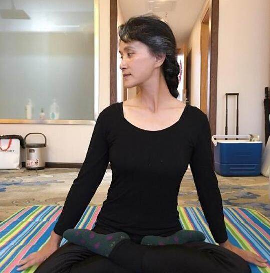 她28岁就获金鸡奖提名,却在当红时隐退经商,复出后演技仍在线_张小磊