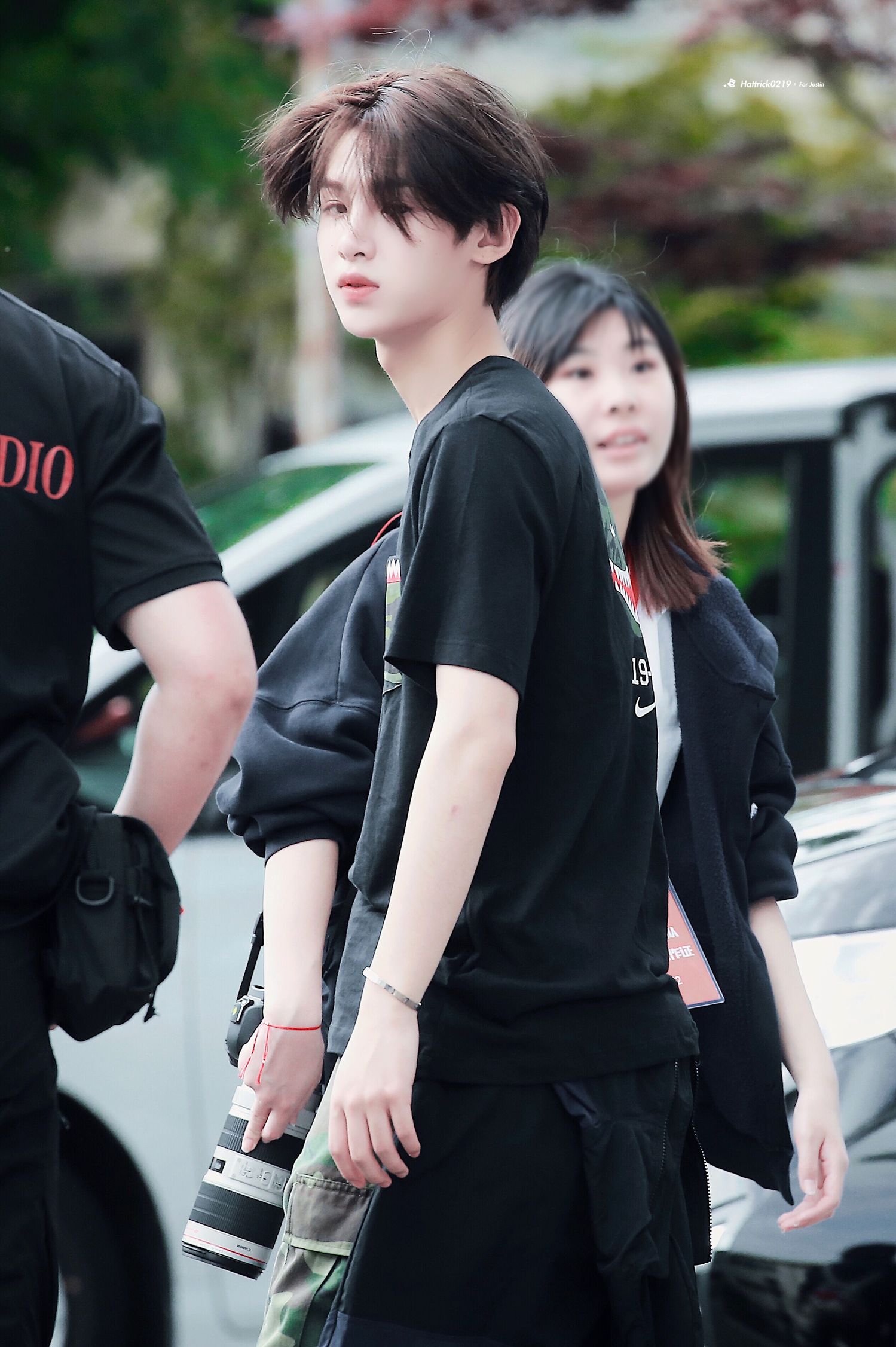 前线释出justin节目录制路透照 东京天空下的篮球少年