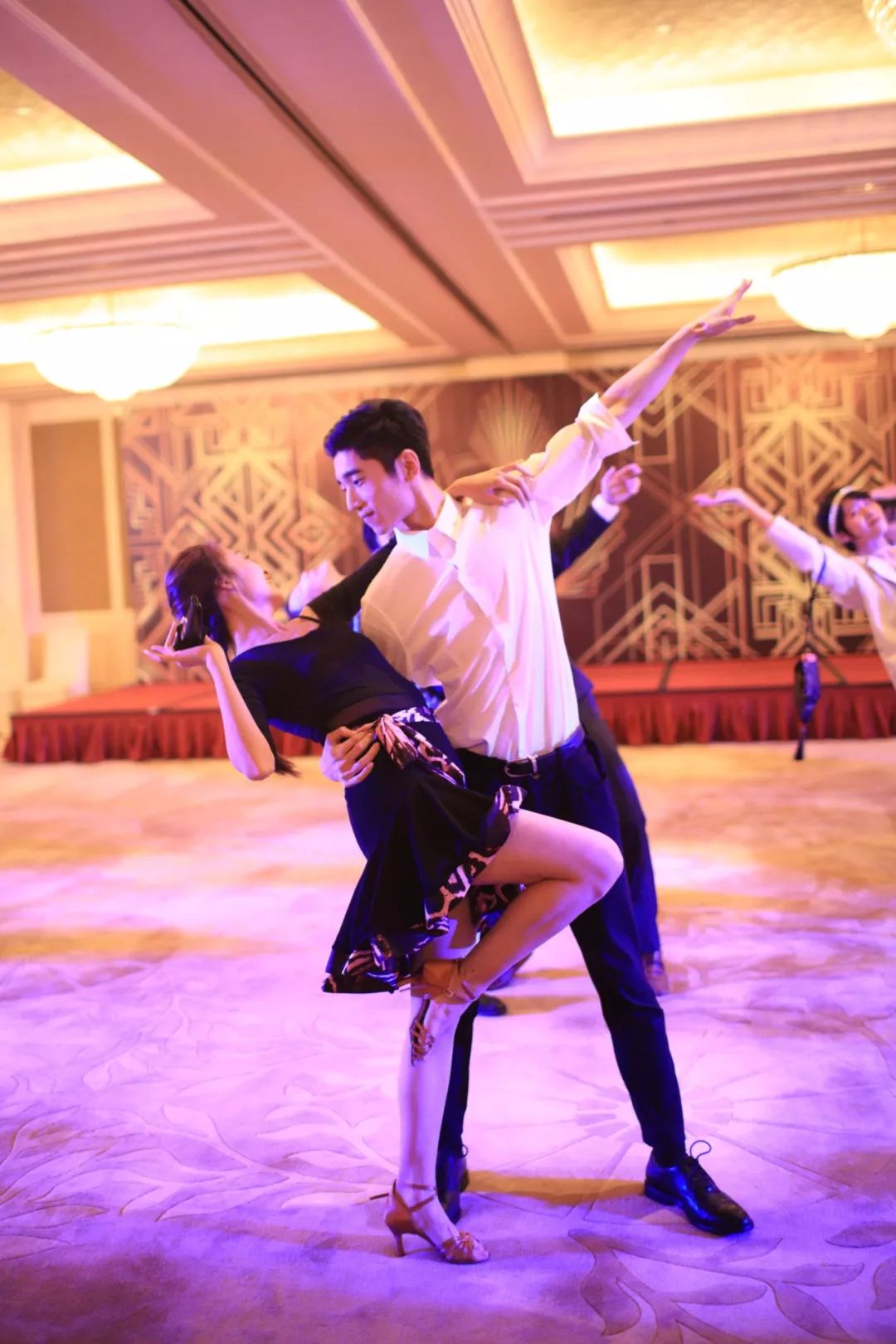 【活动回顾-杭州】英美十一校的复活节舞会有什么不同?