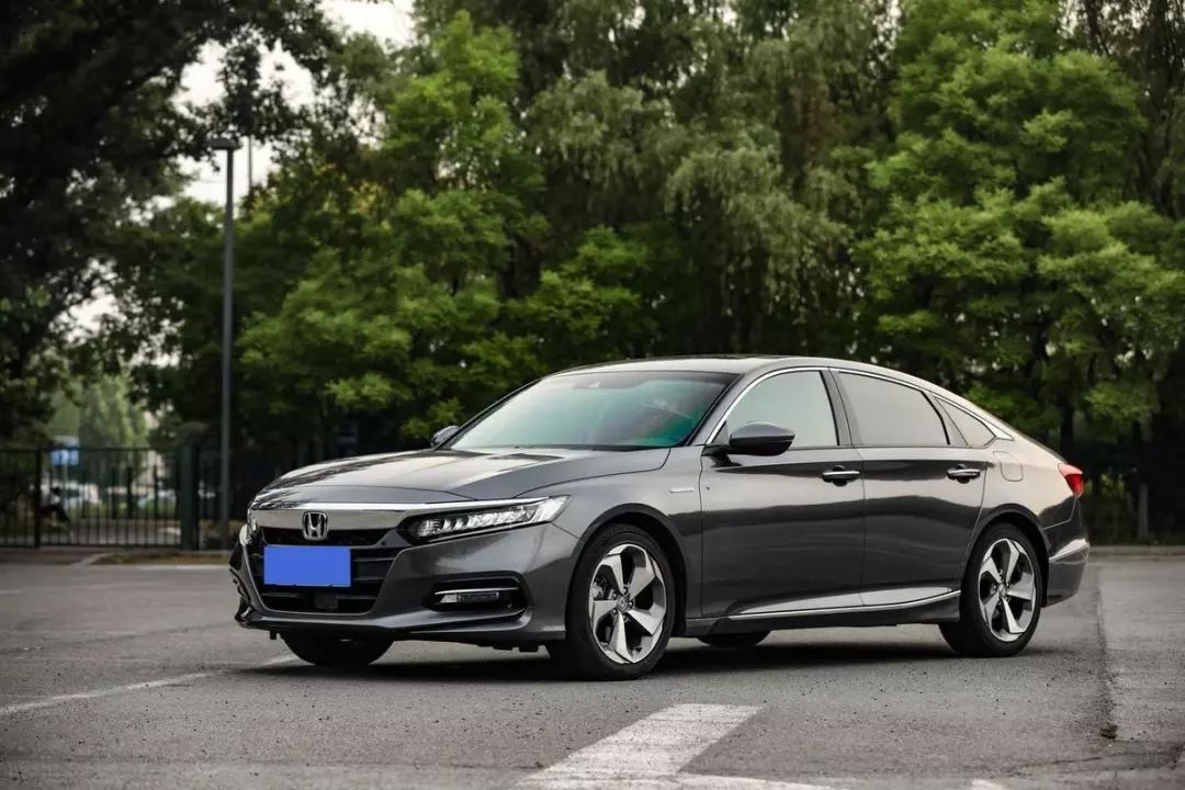 两个学霸怎么选?雅阁锐·混动锐智版vs亚洲龙双擎豪华版