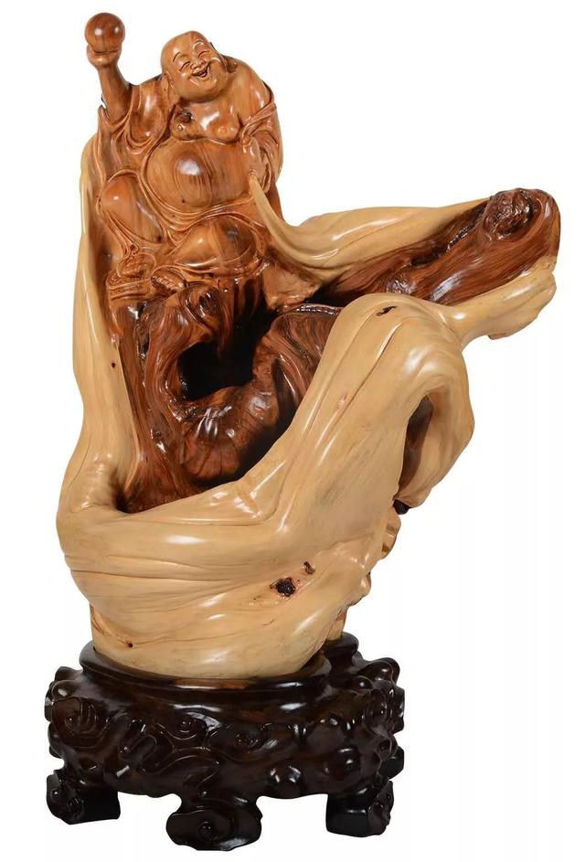 作品打磨是根雕创作中相对简单且技术含量不太高的必要程序.