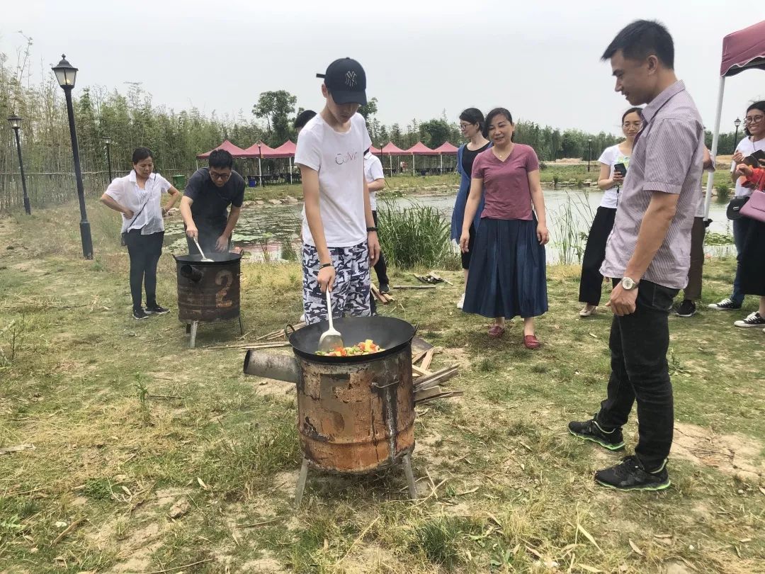 禾欣生活禾欣控股团队建设烧野米饭活动