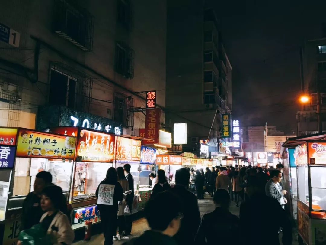 夏季夜晚,哪个沈阳人不爱逛夜市?_吉祥街