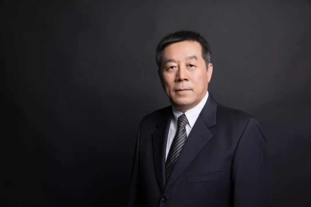 ta的故事从职业经理人到执业律师专访华工1994级mba校友王志伟