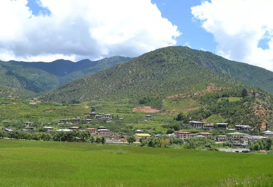 不丹帕罗山谷上的幸福秘境