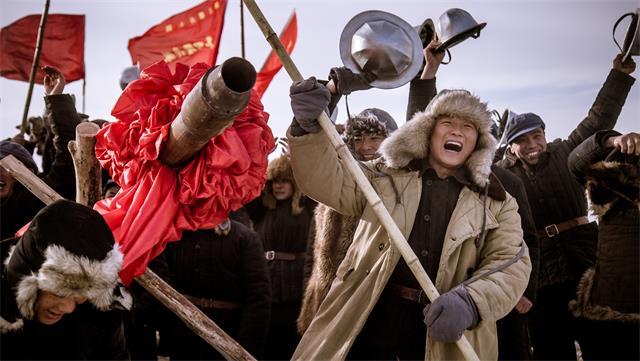 战天斗地的红色主旋律电视剧《共和国血脉》正在央视1套黄金档热播