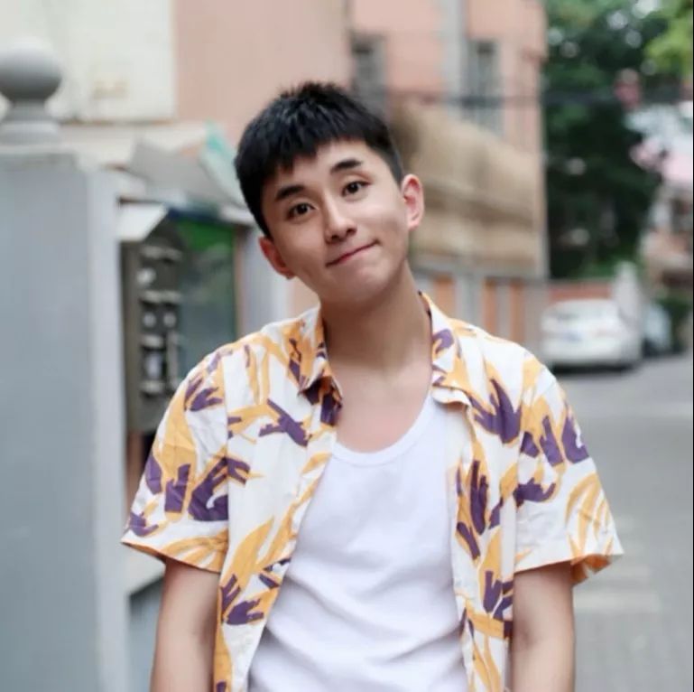 演员:庞聪演员:赵晓妍著名女高音:范月明手风琴独奏:尹异文"音乐曲目